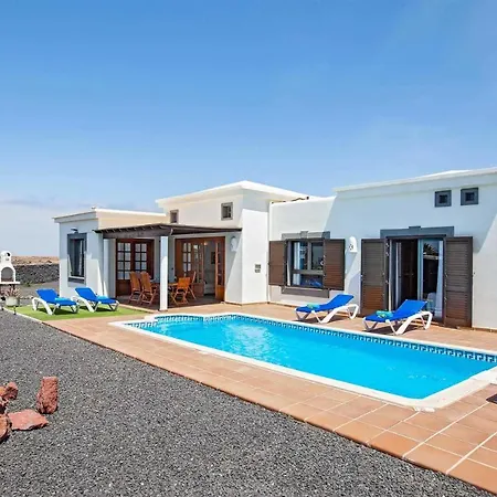 Playa Blanca Sleeps 6 Air Con Wifi Villa Playa Blanca