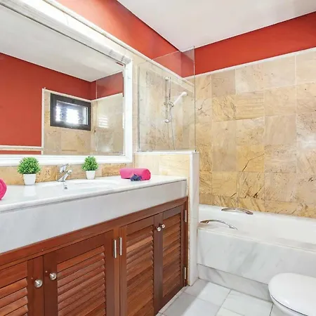 Villa Playa Blanca Sleeps 6 Air Con Wifi
